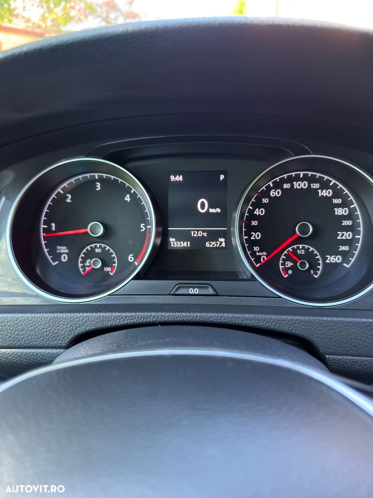 Volkswagen Golf 2.0 TDI DSG Comfortline - 19