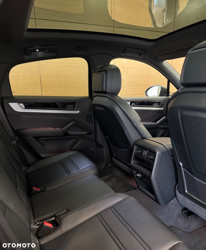 Porsche Cayenne Standard - 12