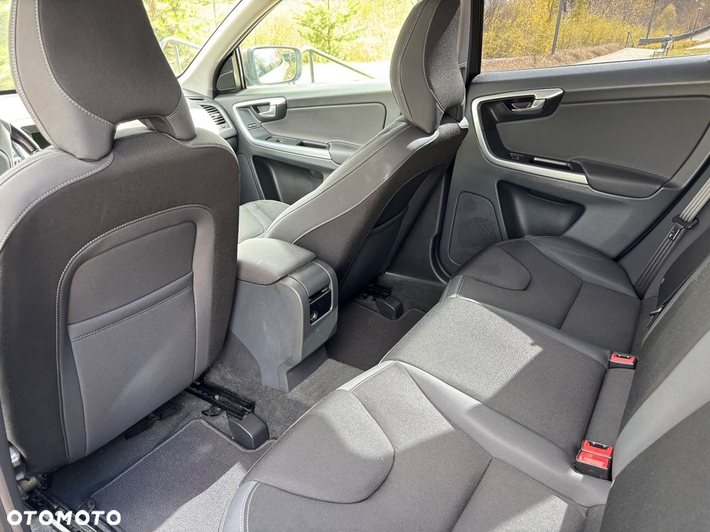 Volvo XC 60 D4 Drive-E Momentum - 9