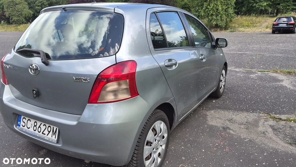 Toyota Yaris - 4