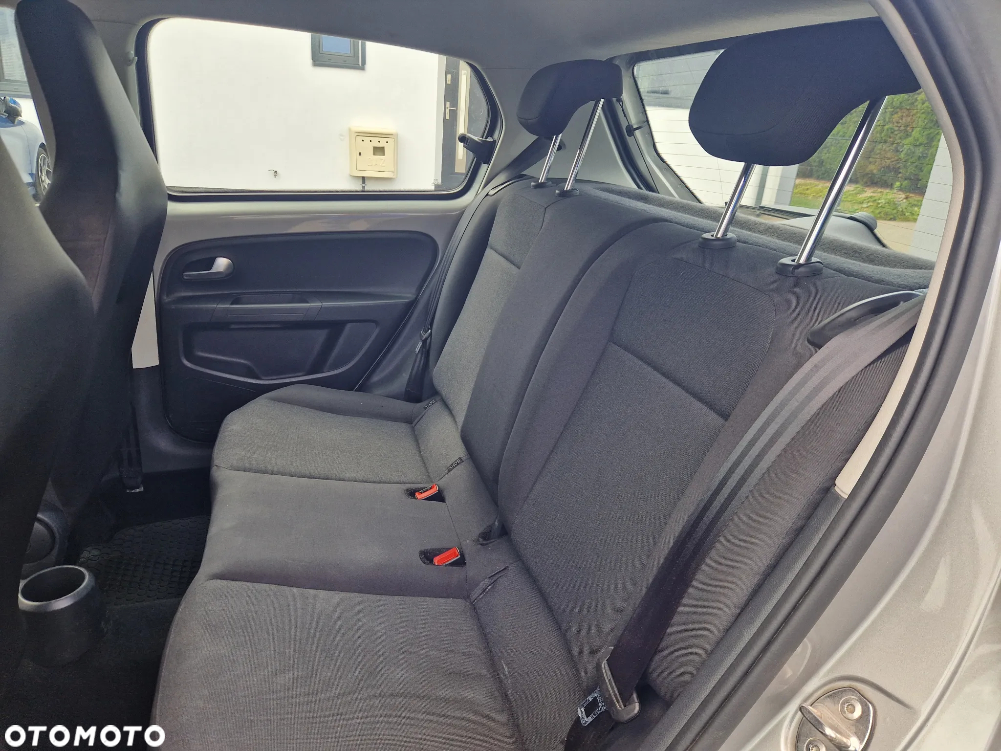 Volkswagen up! 1.0 high EU6 - 10