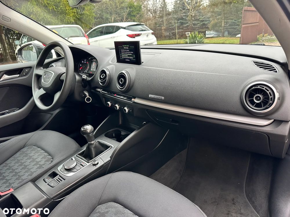 Audi A3 Sportback - 12