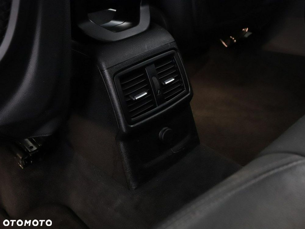 BMW X1 sDrive18d xLine - 40