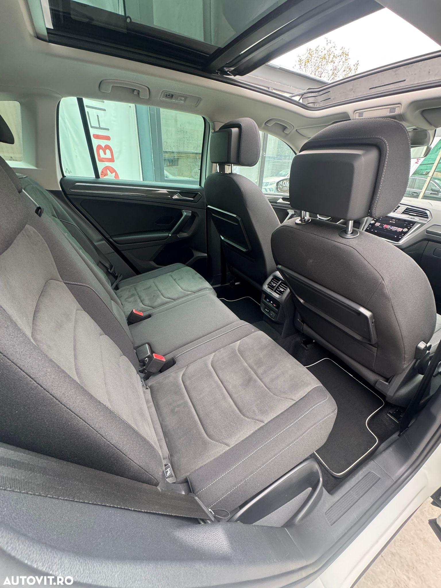 Volkswagen Tiguan - 11