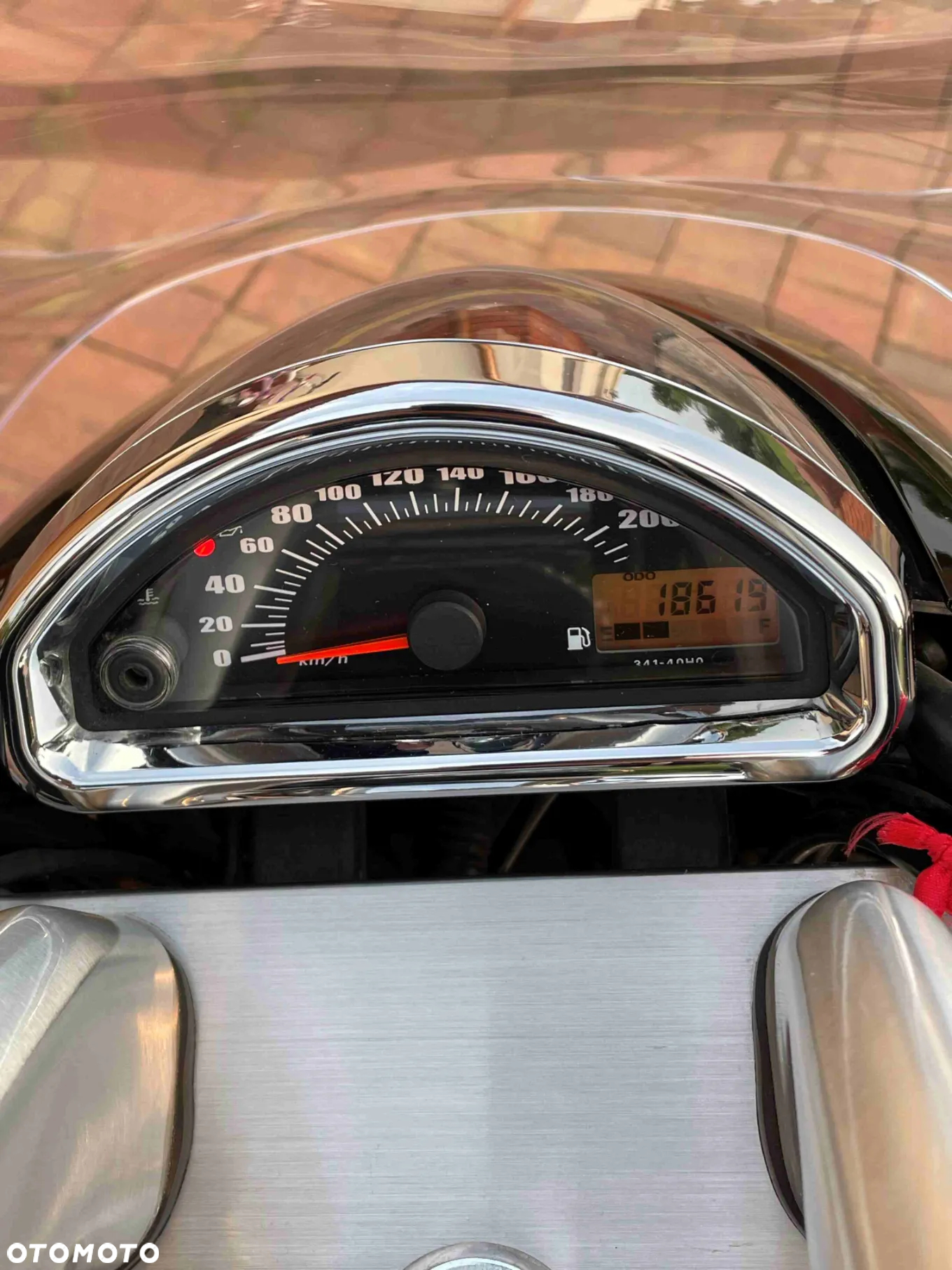 Suzuki Intruder - 8