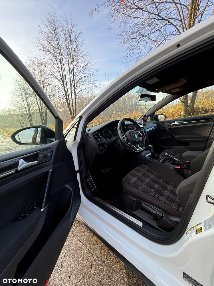 Volkswagen Golf GTI (BlueMotion Technology) DSG - 8