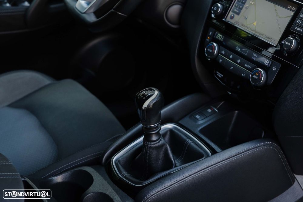 Nissan Qashqai 1.5 dCi N-Connecta - 23