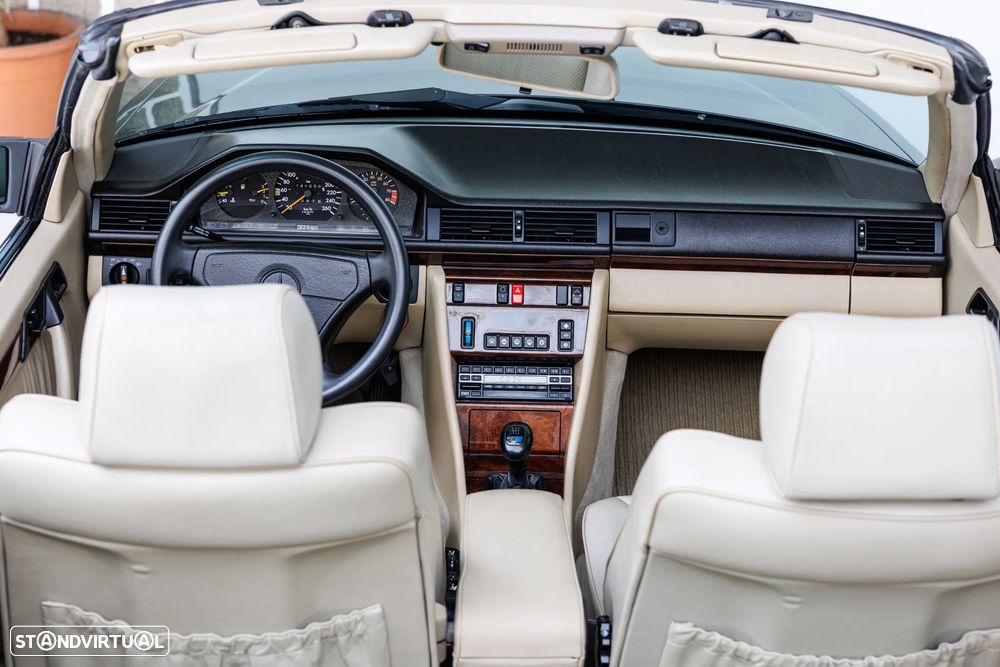 Mercedes-Benz W124 (1984-1997) 300 CE 24 Cabriolet - 13