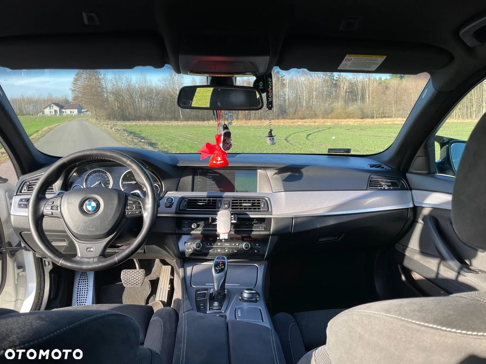 BMW Seria 5 525d xDrive Sport-Aut - 10