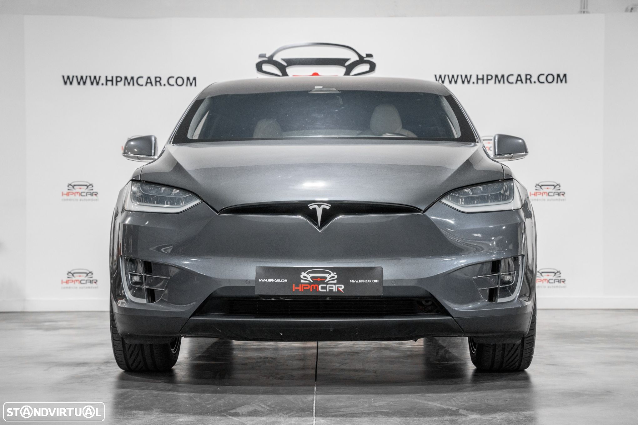 Tesla Model X - 3