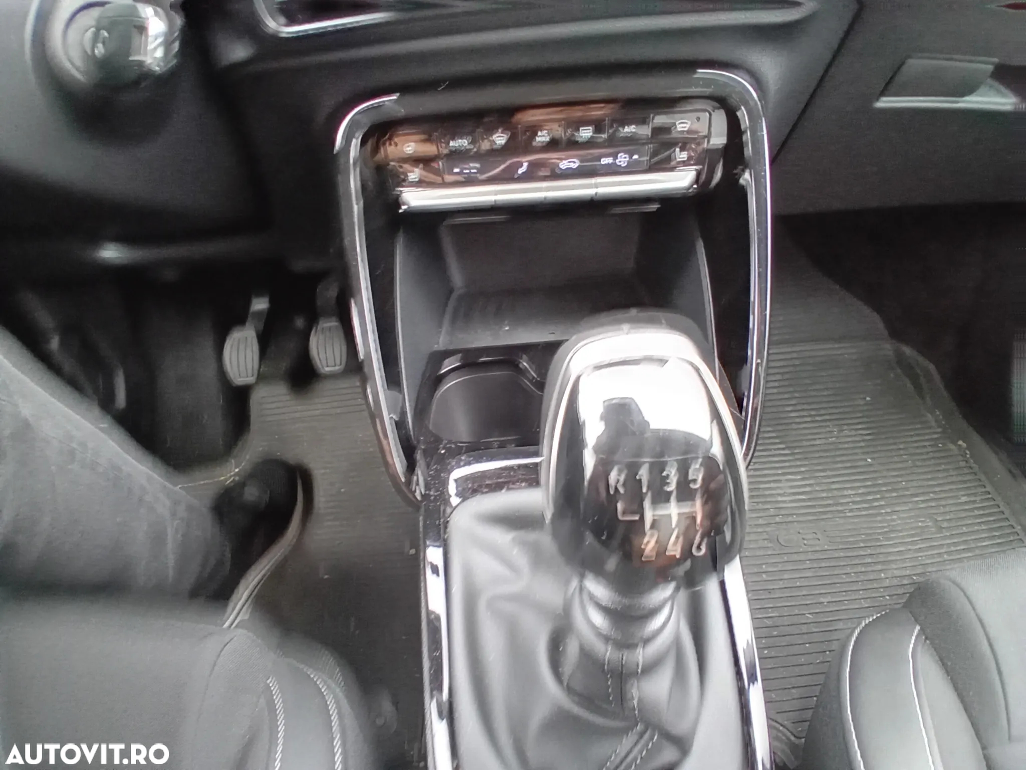 Citroën C3 1.2 PureTech 100 S&S BVM6 MAX - 20