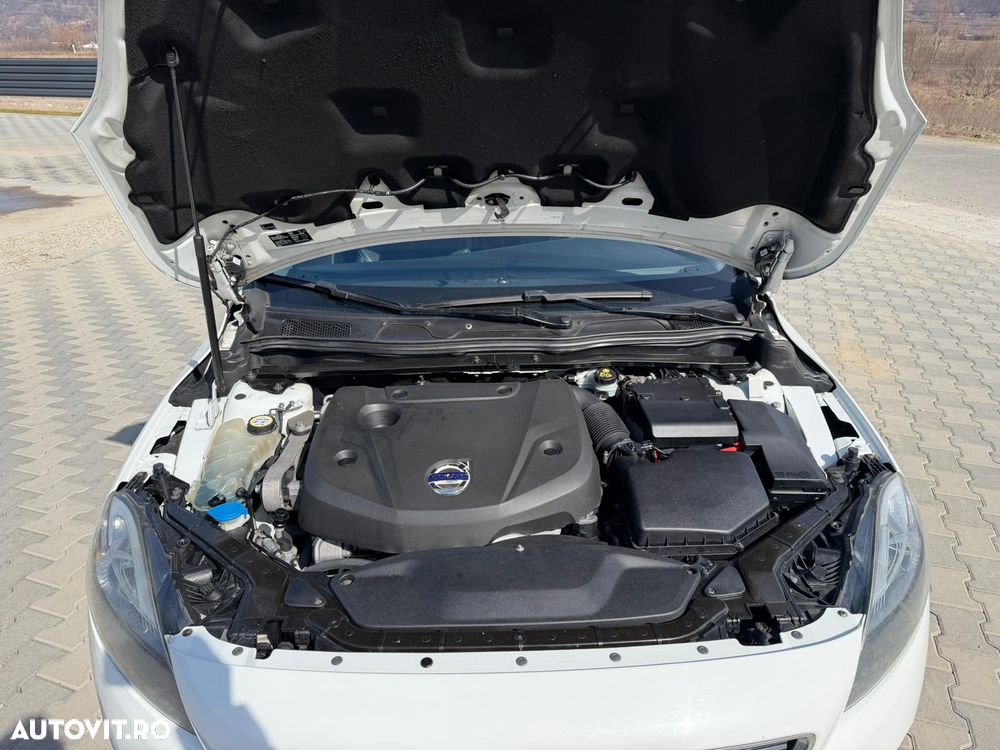 Volvo V40 D4 VEA Momentum - 6