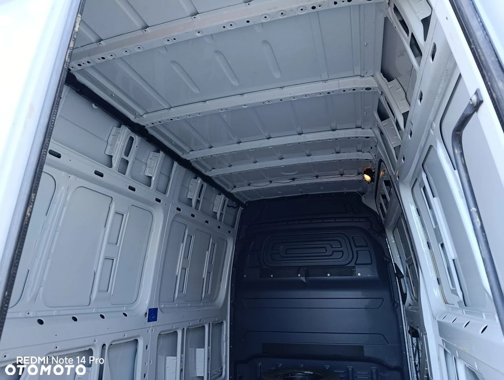 Mercedes-Benz Sprinter - 28