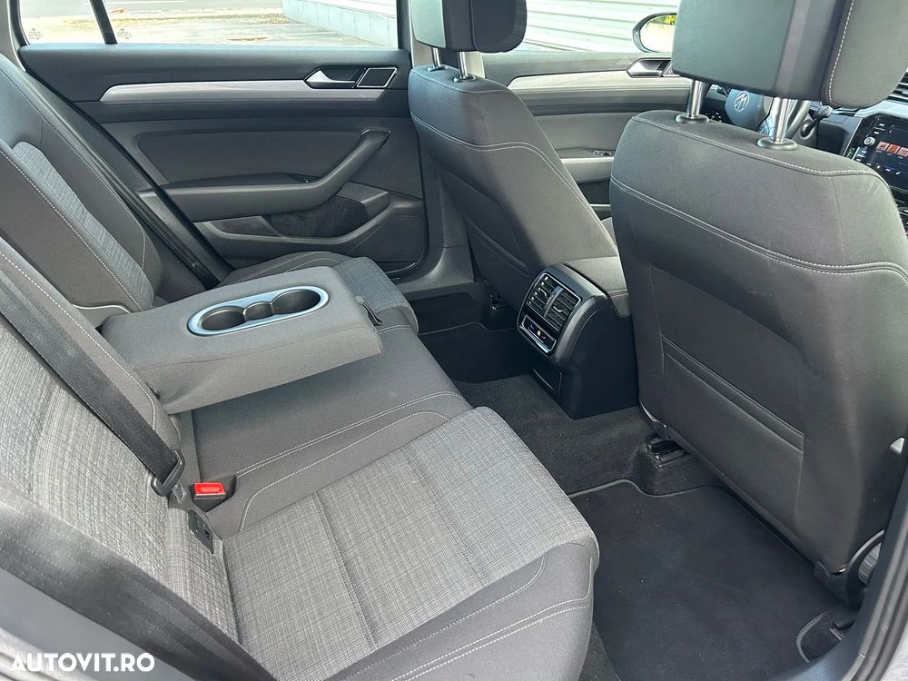 Volkswagen Passat Variant 2.0 TDI SCR DSG Business - 6