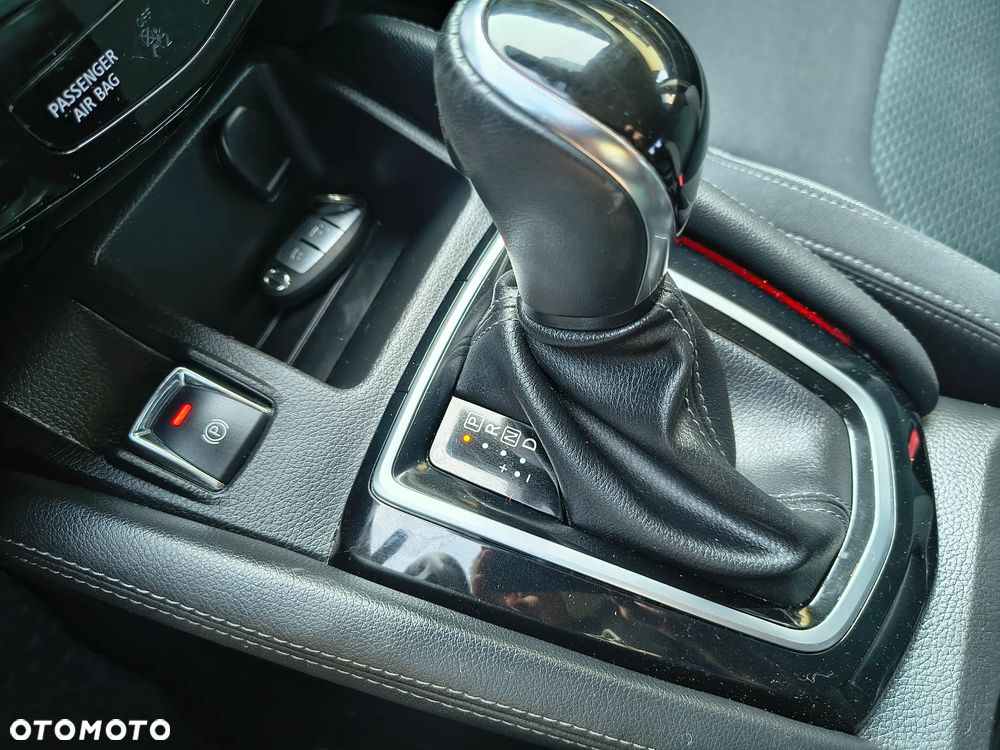 Nissan Qashqai 1.3 DIG-T DCT N-CONNECTA - 33