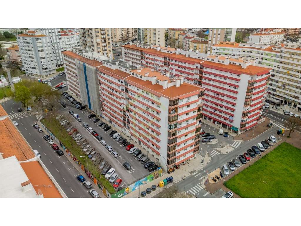 Apartamento T3 com boas áreas e óptima exposição solar - Grande imagem: 5/5
