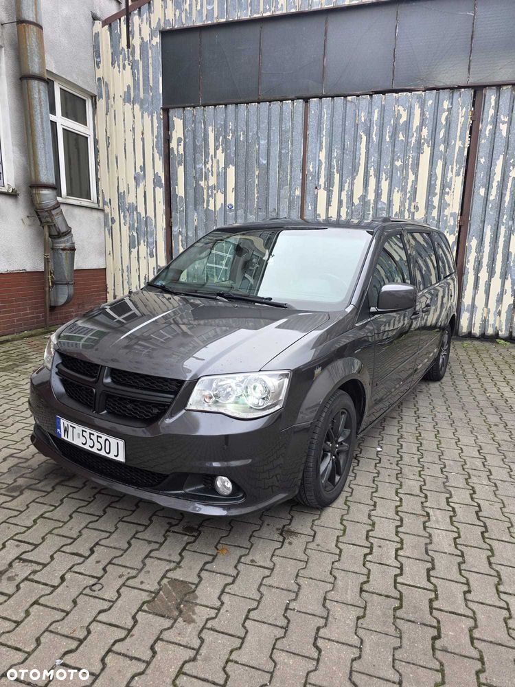 Dodge Grand Caravan - 2