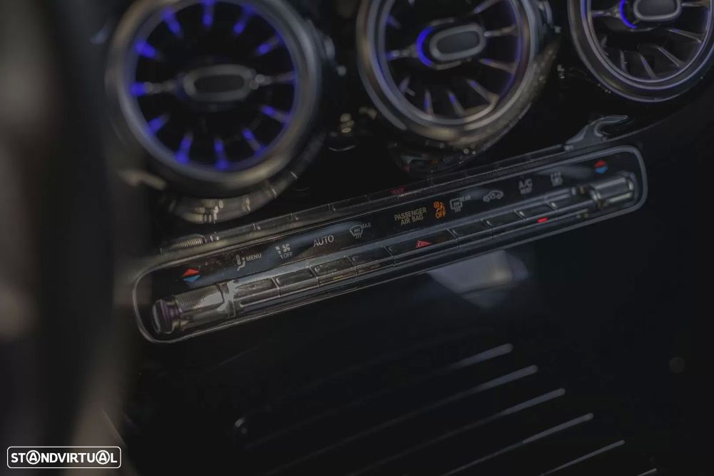 Mercedes-Benz CLA 250 e - 30