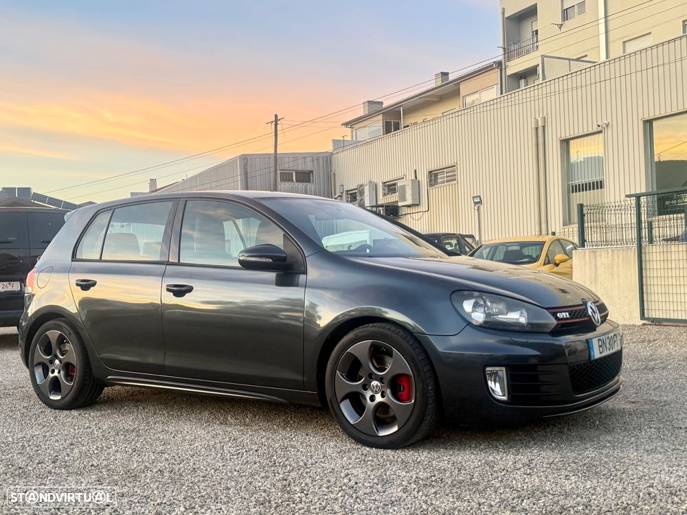 VW Golf 2.0 GTI - 5
