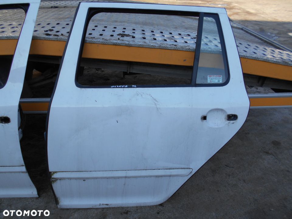 Skoda Octavia II kombi drzwi lewe tyl tylne - 1