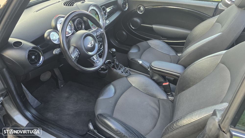 MINI Cabrio Cooper D Auto - 39