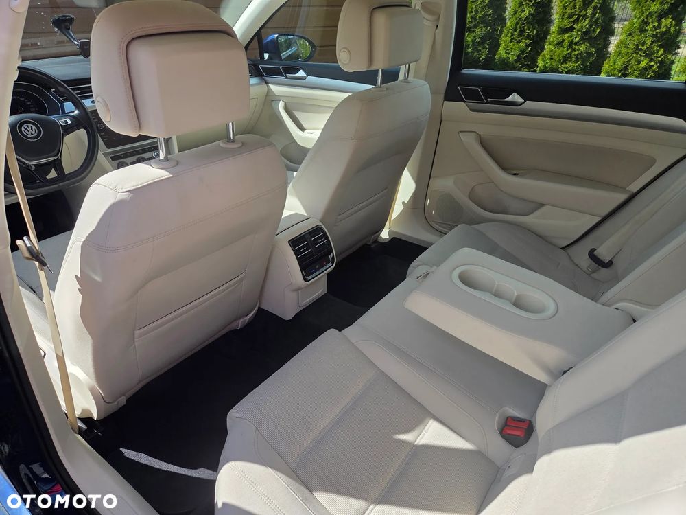 Volkswagen Passat 2.0 TDI BMT Comfortline - 12