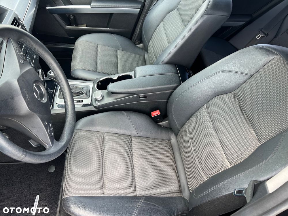 Mercedes-Benz GLK 300 4-Matic - 11
