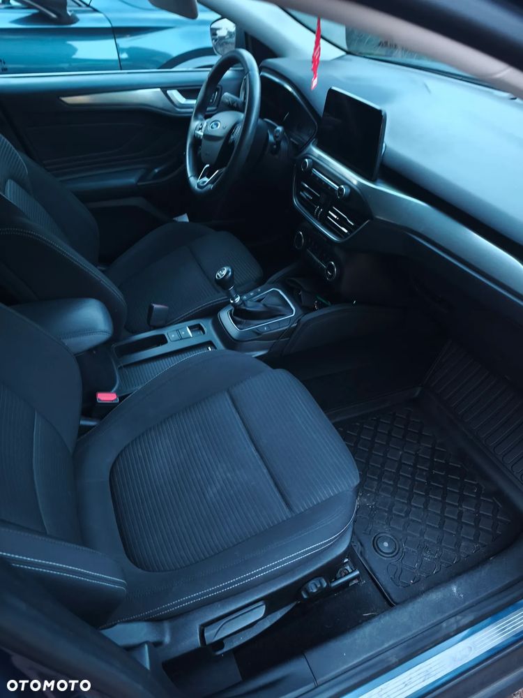 Ford Focus 1.0 EcoBoost Titanium - 9