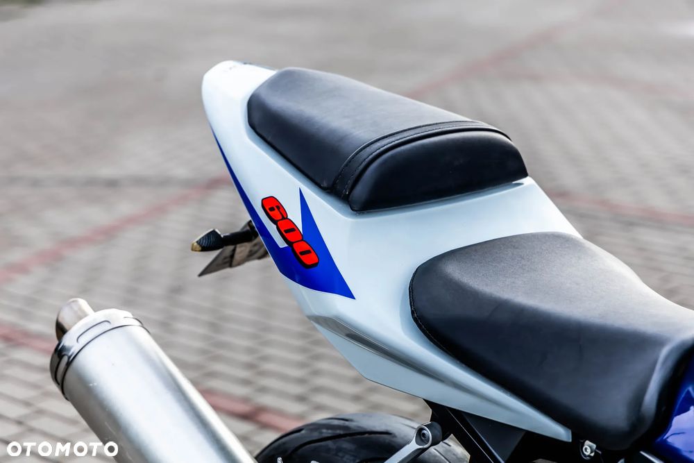Suzuki GSX-R - 15