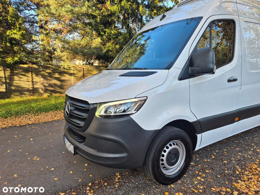 Mercedes-Benz Sprinter - 2