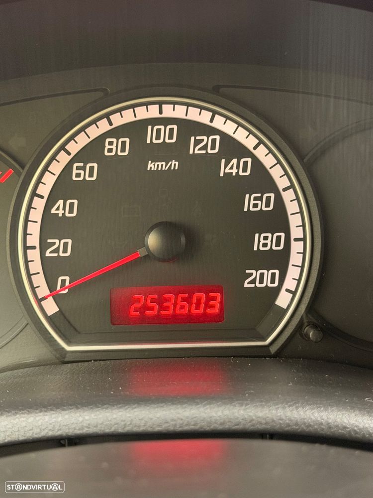 Suzuki Swift 1.3 DDiS GLX - 44