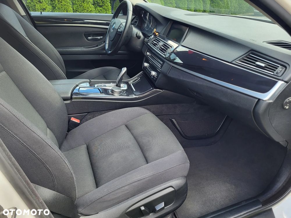 BMW Seria 5 525d xDrive Modern Line - 10