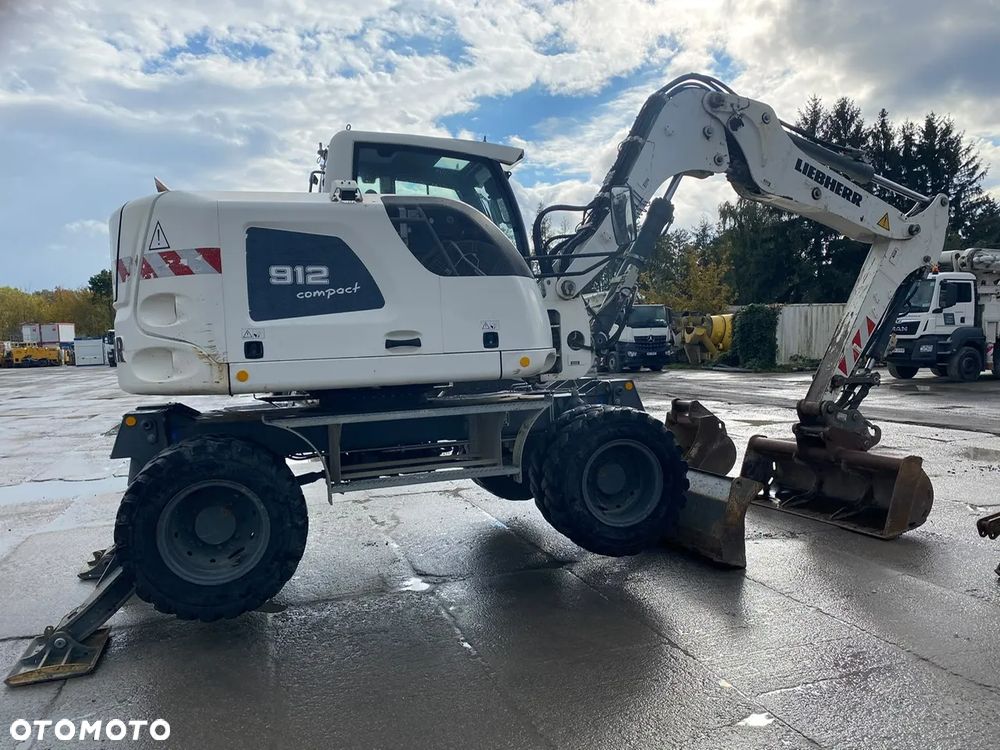 Liebherr A912 Compact / 2 Łyżki + Widły / - 13