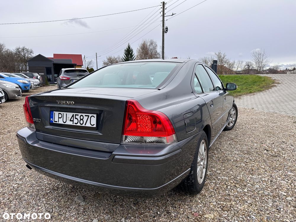 Volvo S60 2.4D Momentum - 9
