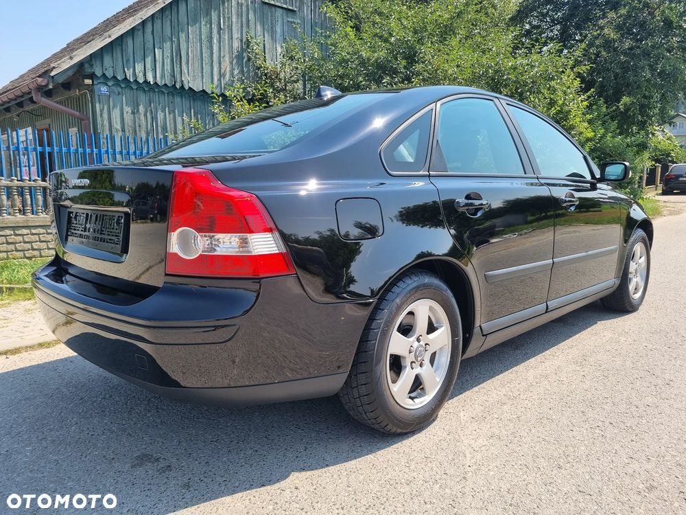 Volvo S40 1.6 - 10