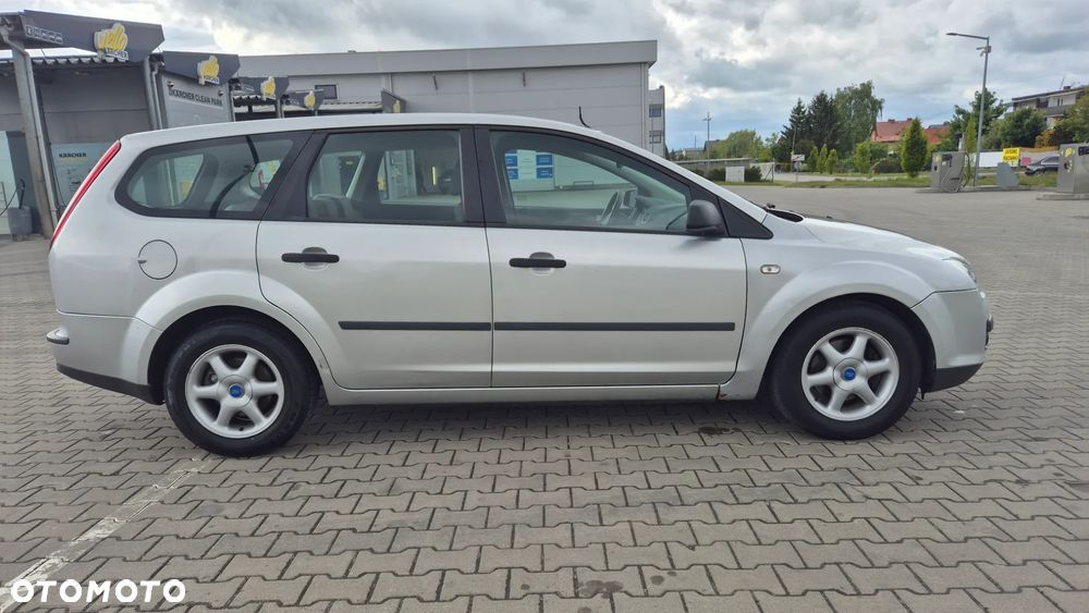 Ford Focus 1.6 TDCi DPF Ambiente - 3