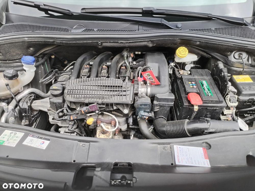Peugeot 2008 PureTech 82 Style - 16