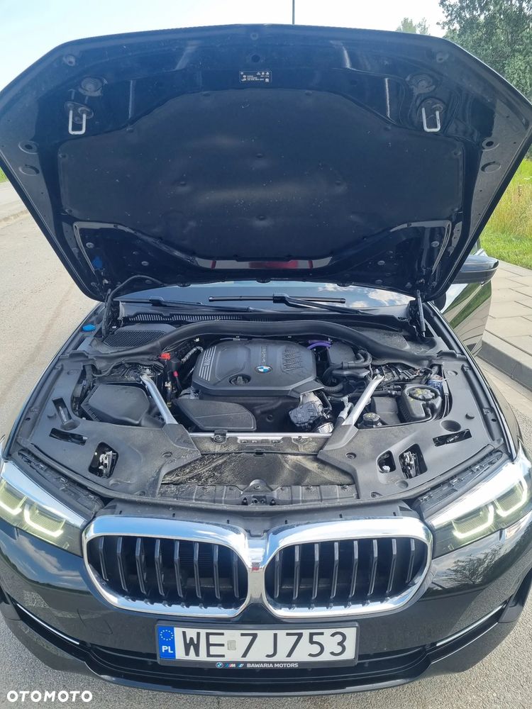 BMW Seria 5 518d mHEV - 21