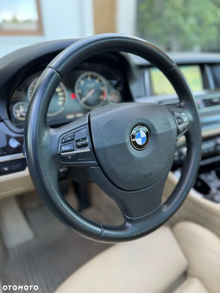 BMW Seria 5 525d Luxury Line - 18