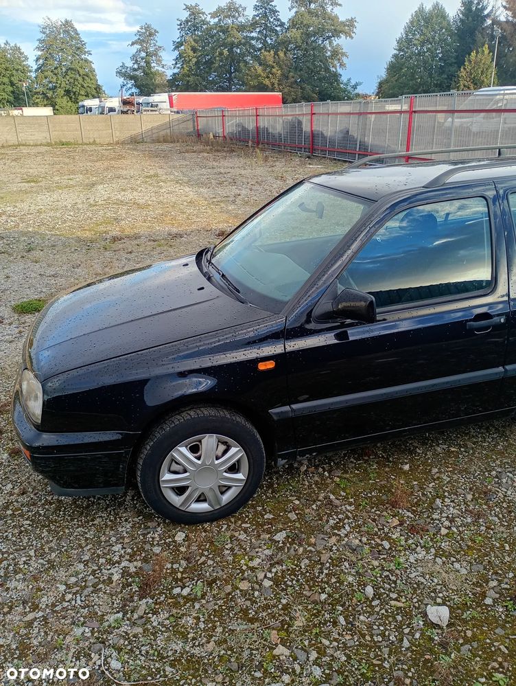 Volkswagen Golf - 25