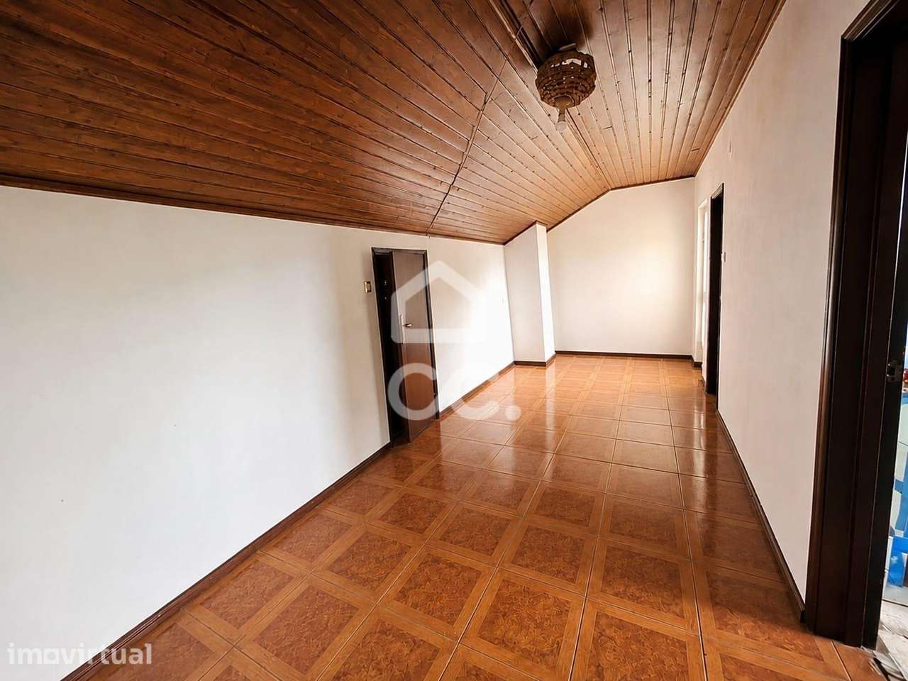 Moradia Independente com garagem parar econstrução - Grande imagem: 4/20
