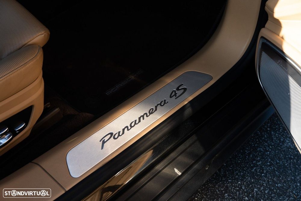 Porsche Panamera 4 S - 42