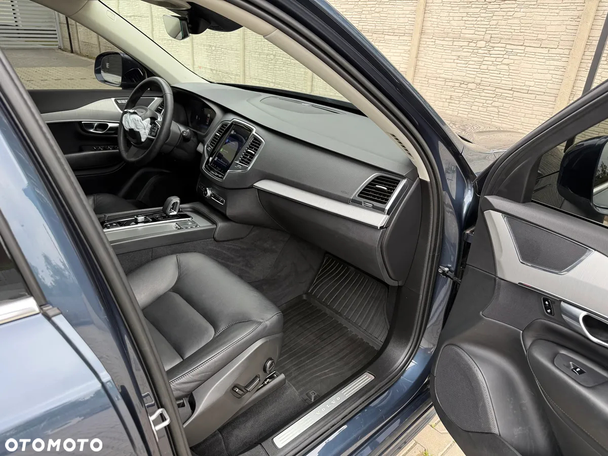 Volvo XC 90 - 25