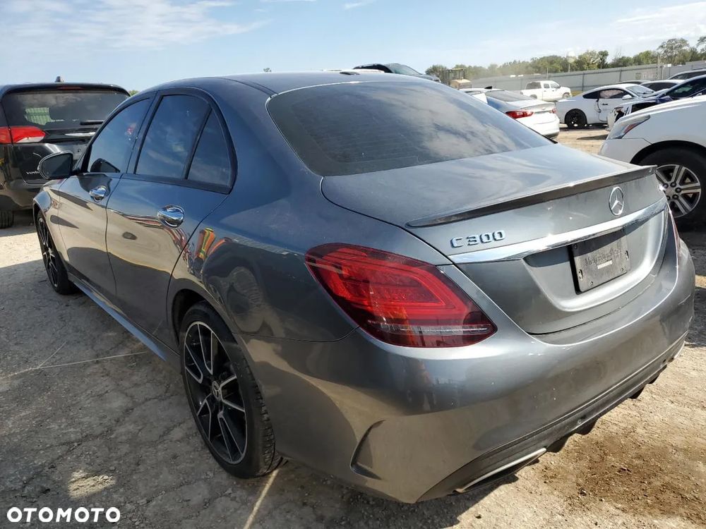 Mercedes-Benz Klasa C 300 4Matic 9G-TRONIC AMG Line - 3