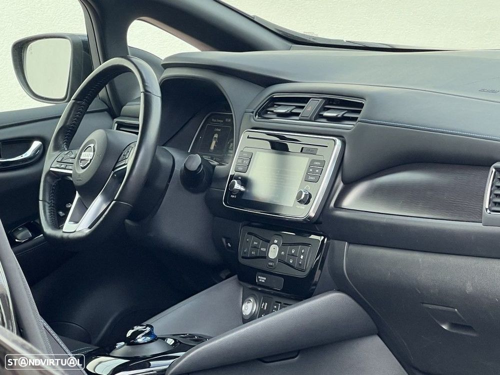 Nissan Leaf N-Connecta Two Tone - 23