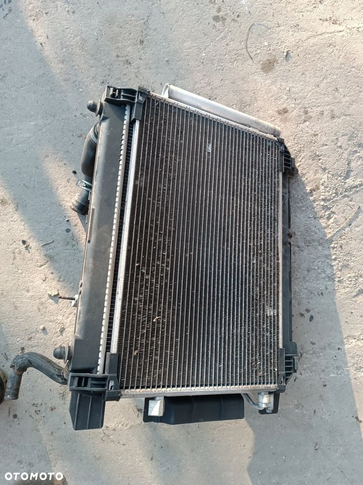 PAS PRZEDNI CHŁODNICE WENTYLATOR TOYOTA YARIS III 1.4 17R - 6