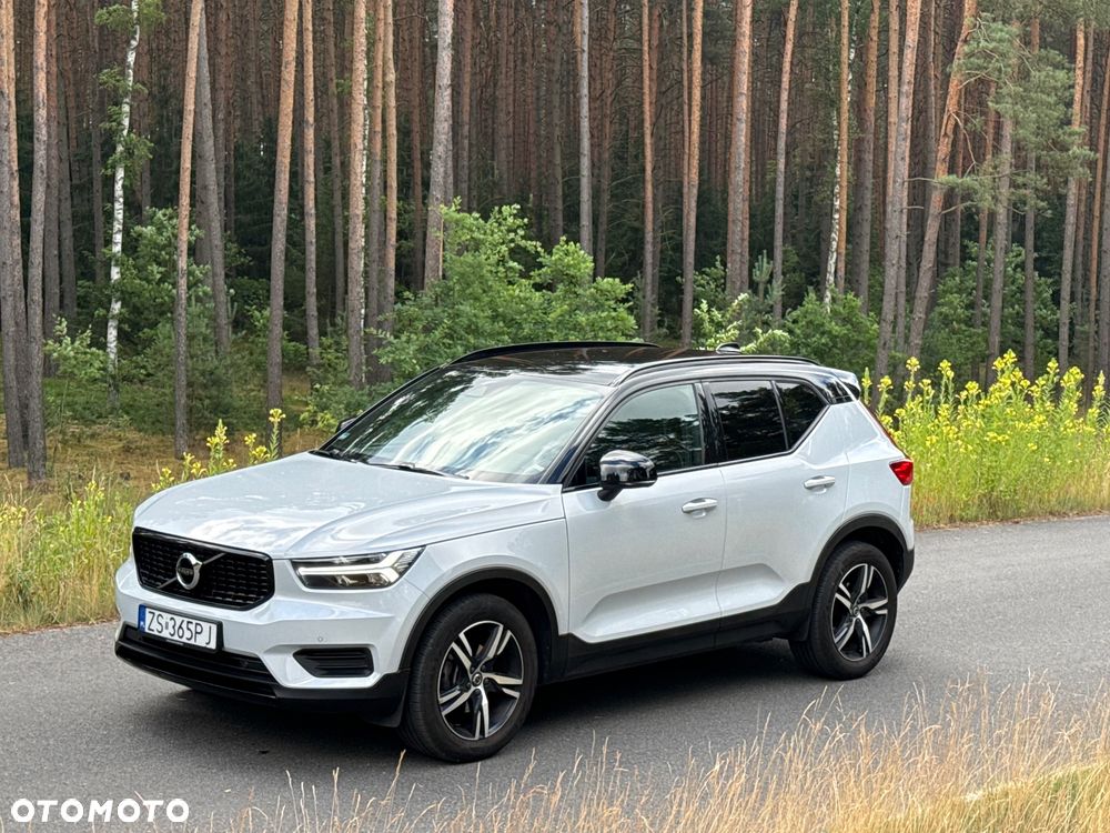 Volvo XC 40 T3 R-Design - 1