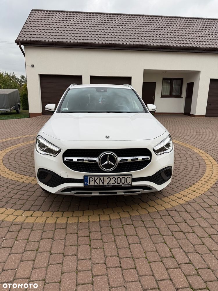 Mercedes-Benz GLA - 10