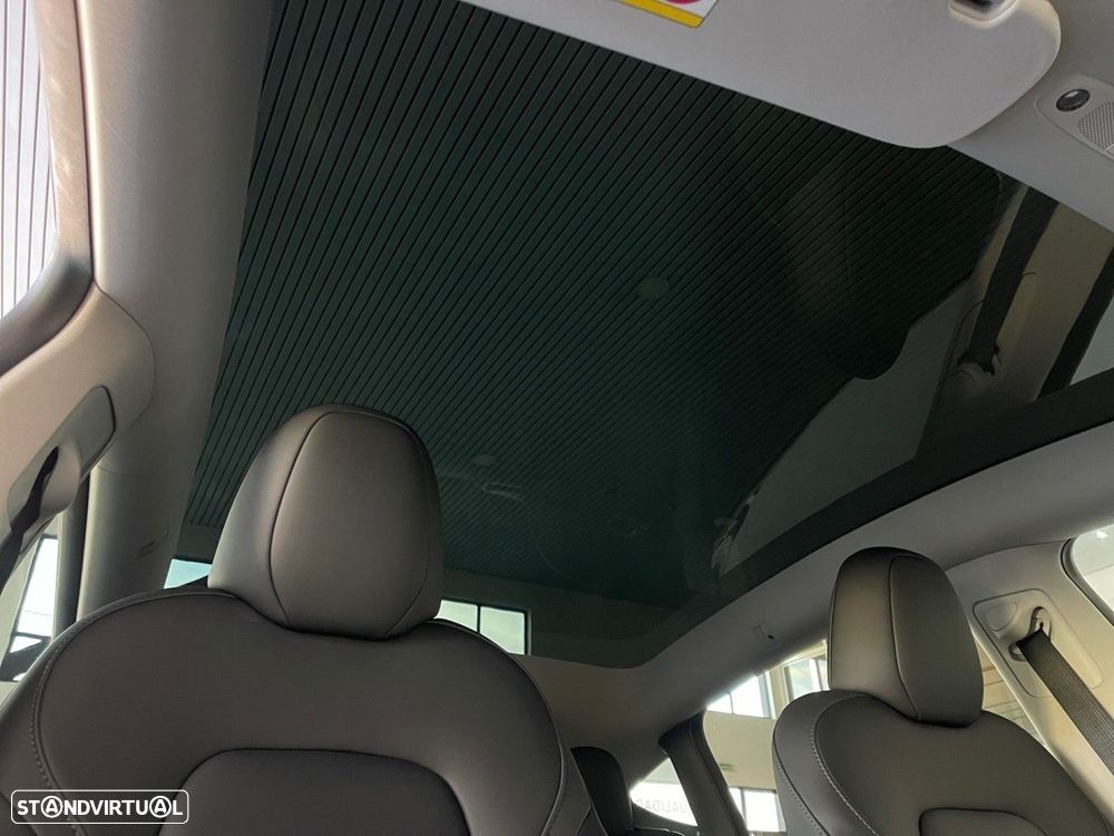 Tesla Model Y Standard - 9