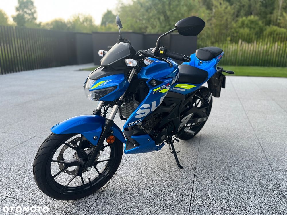 Suzuki GSX - 13
